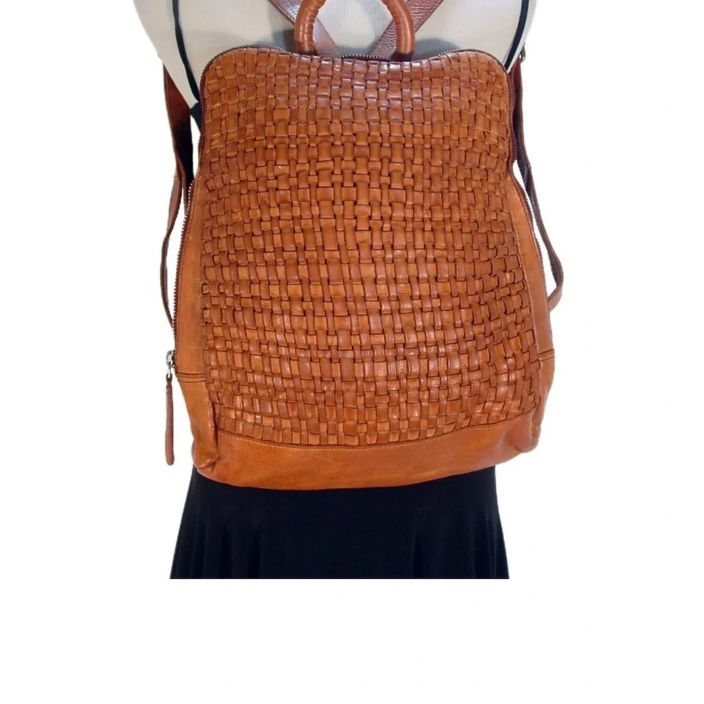 Vilenca Holland Brown Leather Backpack - Picture 11 of 11